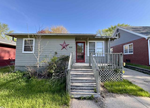 Property at 606 Chicago St, Audubon, IA 50025, 2 beds, 1 bath