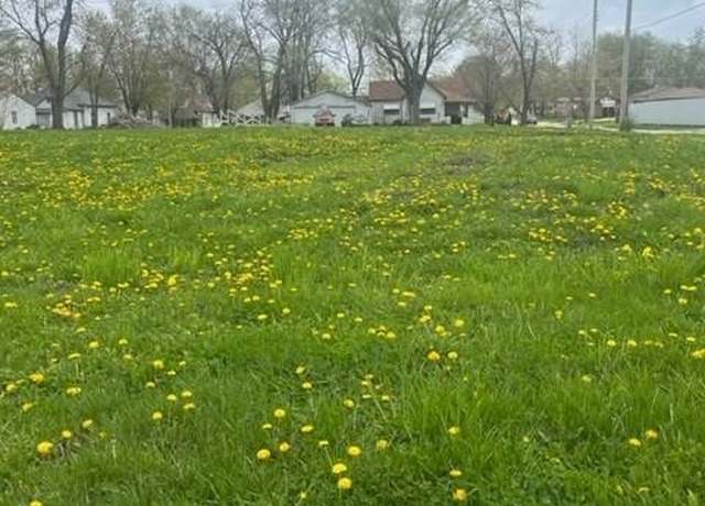 Property at 801 E Cottage St, Centerville, IA 52544