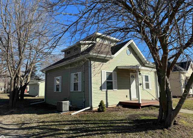 Property at 805 W Kirkwood Ave, Fairfield, IA 52556, 3 beds, 2 baths