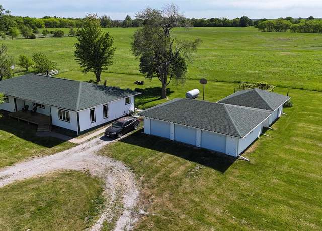 Property at 22590 482nd Street St, Centerville, IA 52544, 3 beds, 1.5 baths