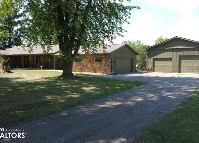 Property at 2939 180th St, Fort Madison, IA 52627, 3 beds, 3.5 baths