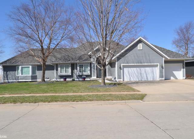 Property at 714 Prairie View Dr, Carroll, IA 51401, 6 beds, 5 baths