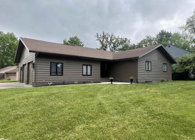 Property at 400 Heatherwood Cir, Fairfield, IA 52556, 3 beds, 3.5 baths