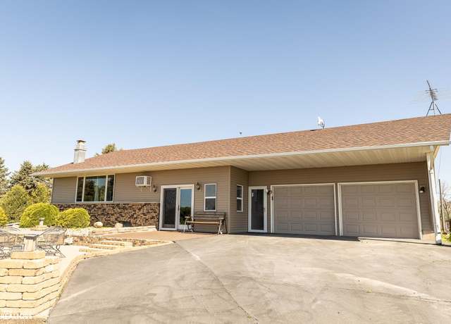Property at 3307 140th St, Belmond, IA 50421, 3 beds, 2 baths