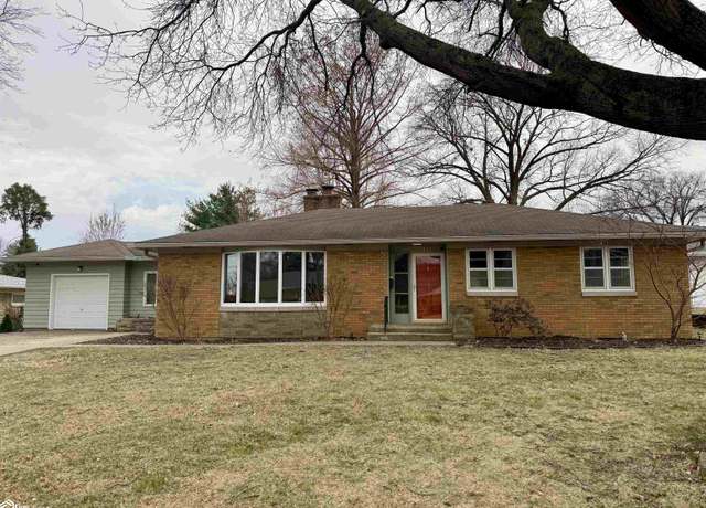Property at 111 Concord Dr, Burlington, IA 52601, 2 beds, 2.5 baths