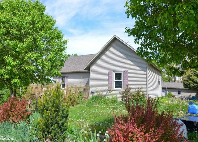 Property at 300 Center St, Searsboro, IA 50242, 2 beds, 1 bath