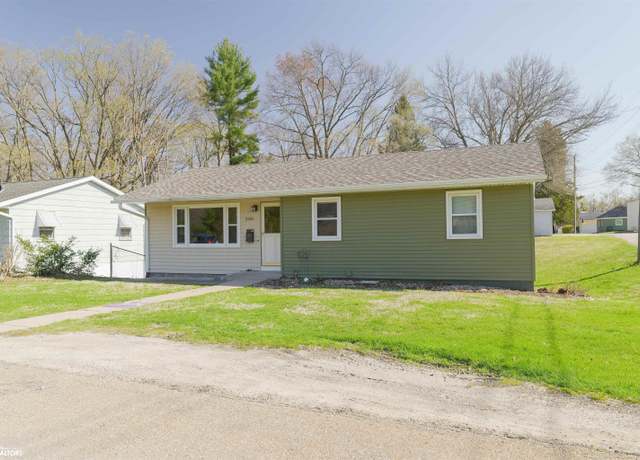 Property at 2305 Dekalb St, Burlington, IA 52601, 3 beds, 1.5 baths