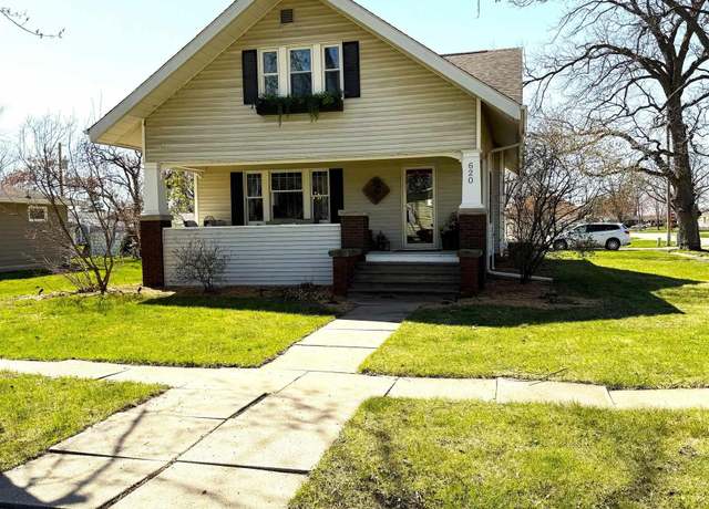 Property at 620 University Street St, Donnellson, IA 52625, 4 beds, 2 baths