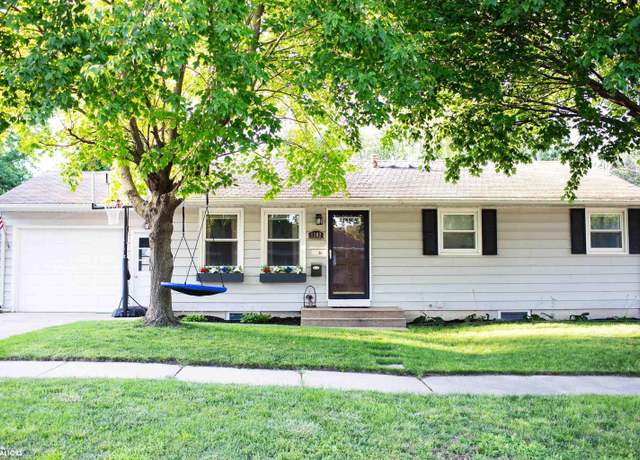 Property at 1102 Willow Ln, Iowa Falls, IA 50126, 3 beds, 2 baths