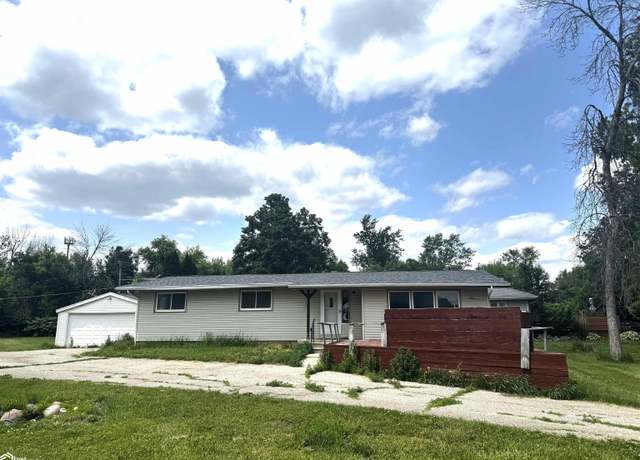 Property at 1101 S 12th St, Marshalltown, IA 50158, 3 beds, 1.5 baths