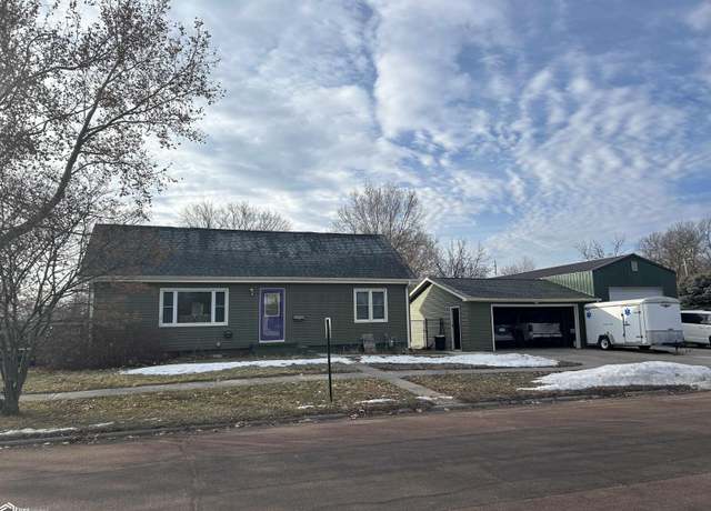 Property at 401 6th St, Harlan, IA 51537, 4 beds, 2.5 baths