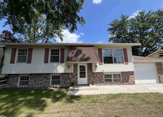 Property at 1606 S 5th St, Oskaloosa, IA 52577, 3 beds, 2 baths