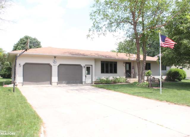 Property at 204 Country Club Dr, Belmond, IA 50421, 5 beds, 3 baths