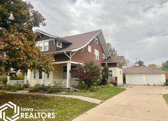 Property at 1105 N Palm Ave, Mount Pleasant, IA 52641, 5 beds, 2 baths