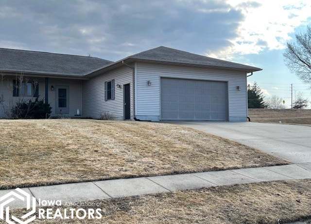 Property at 1904 S Meadowview Ave, Mount Pleasant, IA 52641, 3 beds, 2 baths