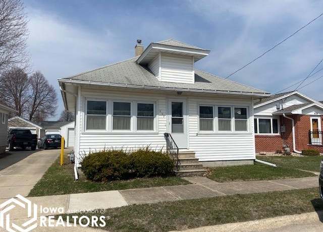 Property at 432 24th St SW, Mason City, IA 50401, 1 bed, 1 bath