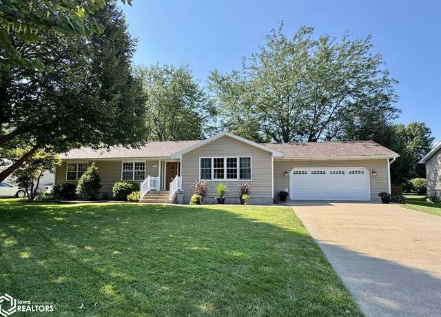 Property at 1501 Navajo St, Burlington, IA 52601, 3 beds, 3 baths