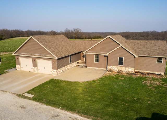 Property at 11980 250th Ave, Moravia, IA 52571, 3 beds, 3 baths