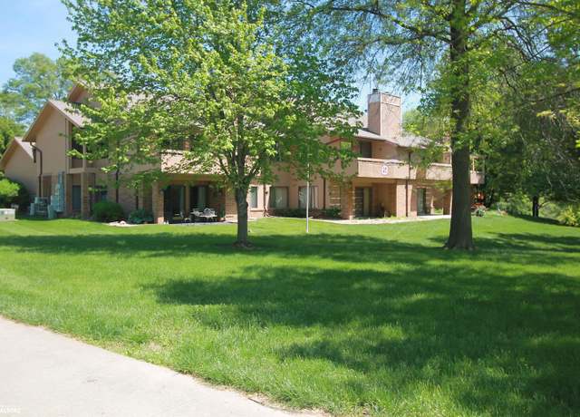 Property at 240 S Cardinal Dr #2, Clarinda, IA 51632, 2 beds, 2 baths