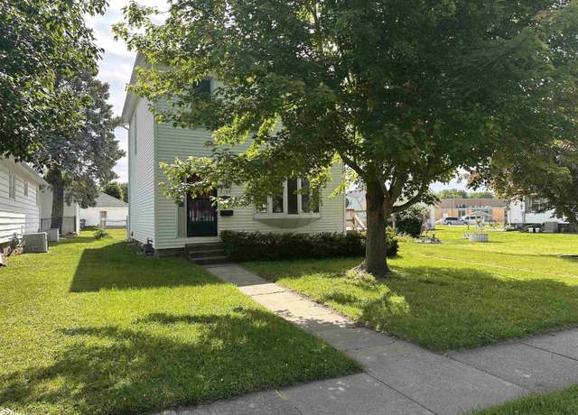 Property at 2104 Madison Ave, Burlington, IA 52601, 3 beds, 1 bath