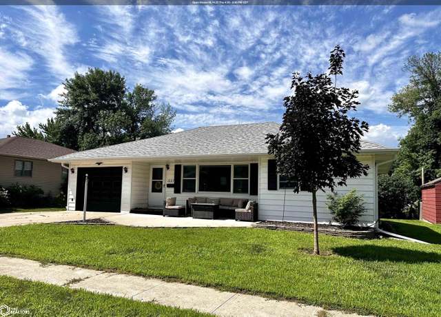Property at 1227 E Linden St, Algona, IA 50511, 2 beds, 2 baths