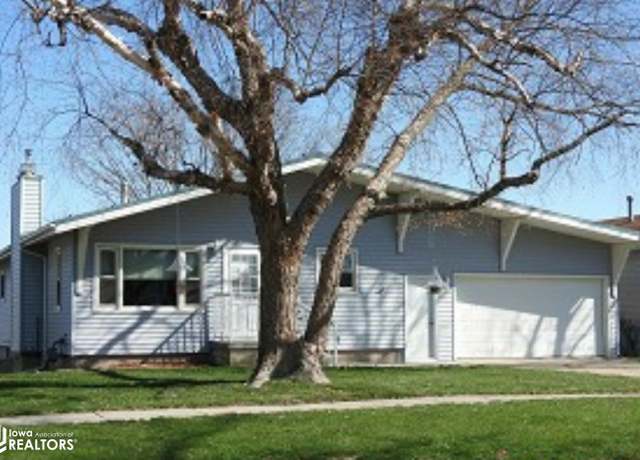 Property at 209 Westwood Dr, Marshalltown, IA 50158, 3 beds, 2.5 baths