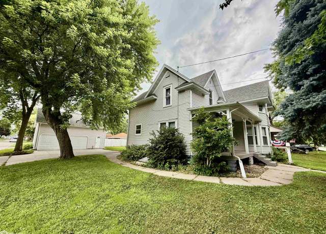 Property at 713 S 8th St, Clear Lake, IA 50428, 3 beds, 3 baths
