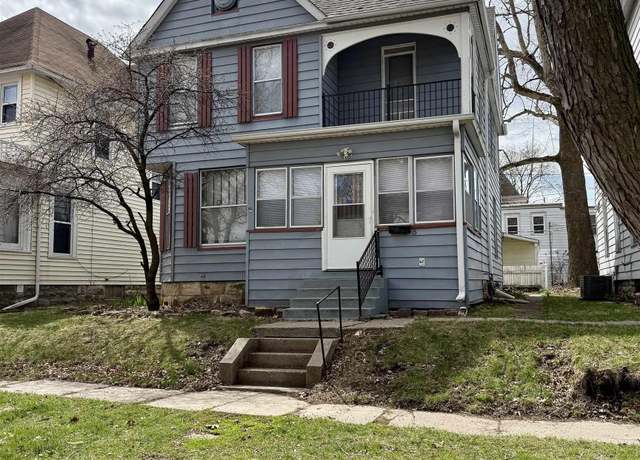 Property at 605 Iowa St, Burlington, IA 52601, 3 beds, 1.5 baths