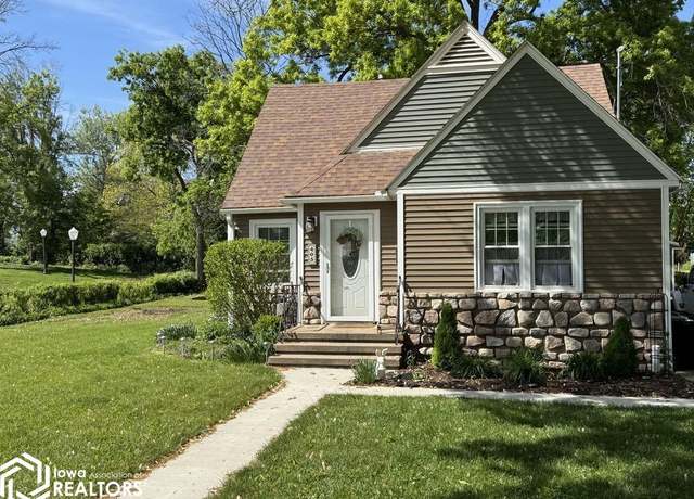 Property at 405 E Wall St, Centerville, IA 52544, 3 beds, 1 bath