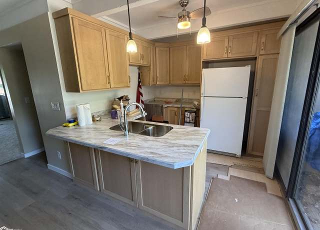 Property at 2700 N Shore Dr Unit L34, Clear Lake, IA 50428, 3 beds, 4 baths