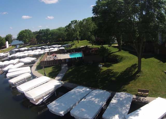 Property at 2700 N Shore Dr Unit F3-27, Clear Lake, IA 50428, 1 bed, 1 bath
