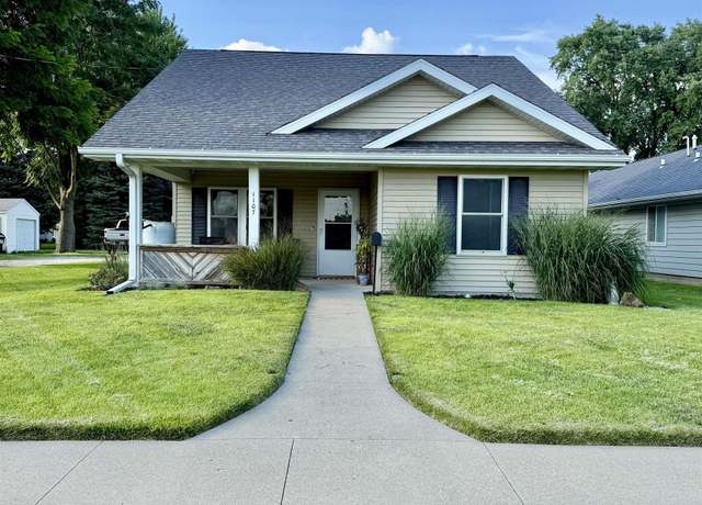 Property at 1107 B Ave W, Oskaloosa, IA 52577, 2 beds, 1 bath