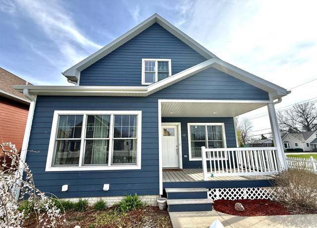 Property at 12 Garden Cottage Ln, Grinnell, IA 50112, 3 beds, 3 baths