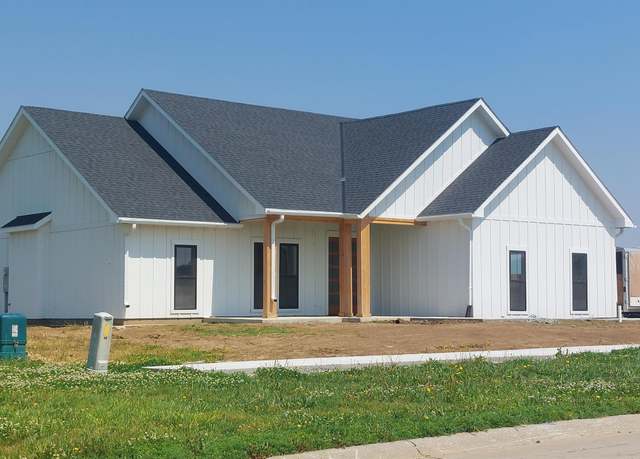 Property at 2907 N 4th St, Red Oak, IA 51566, 3 beds, 2 baths
