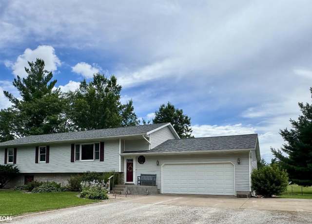 Property at 11161 Iroquois Rd, Burlington, IA 52601, 5 beds, 3 baths