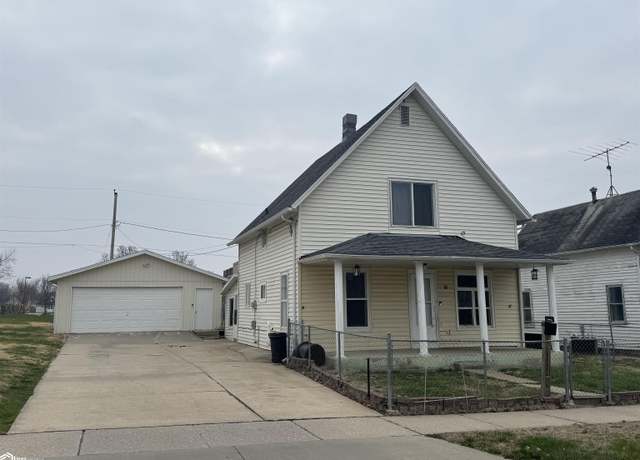 Property at 110 S 12th St, Marshalltown, IA 50158, 3 beds, 2 baths
