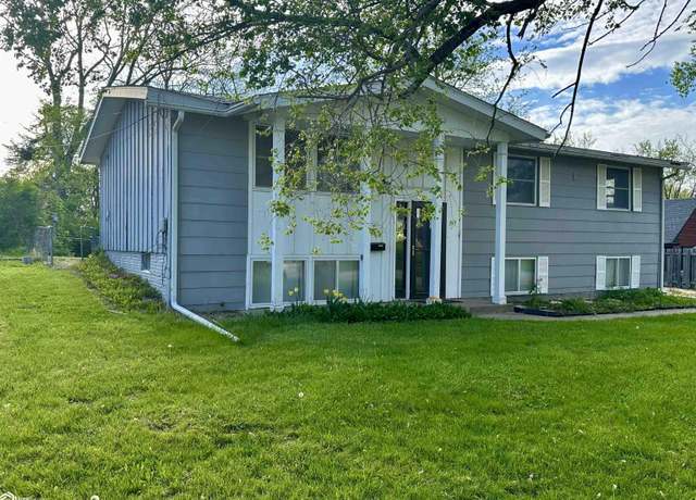 Property at 213 S 13th St, Chariton, IA 50049, 4 beds, 2 baths
