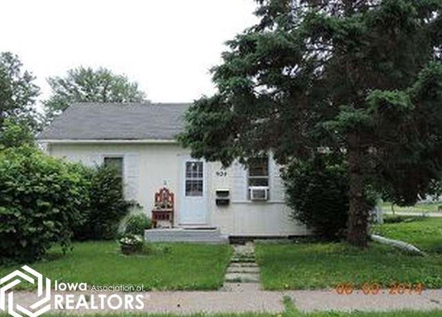 Property at 924 S 10 Ave, Marshalltown, IA 50158, 2 beds, 1 bath