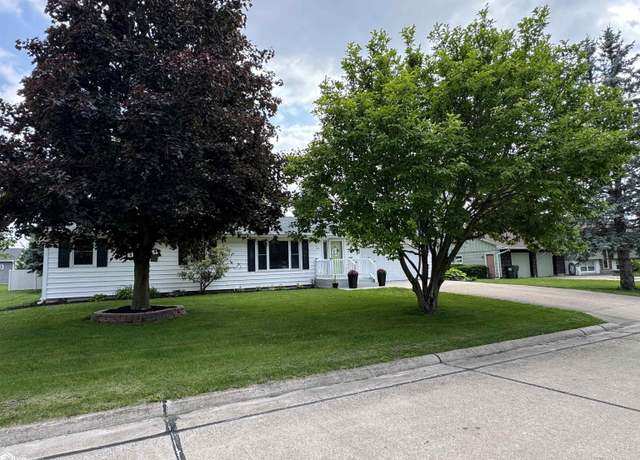 Property at 125 Centennial Dr, Mediapolis, IA 52637, 3 beds, 2.5 baths