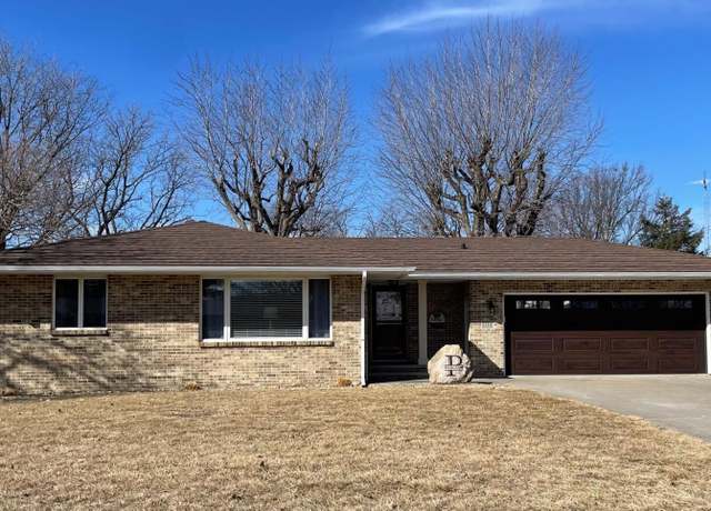 Property at 104 S 10th St, Montezuma, IA 50171, 4 beds, 2 baths
