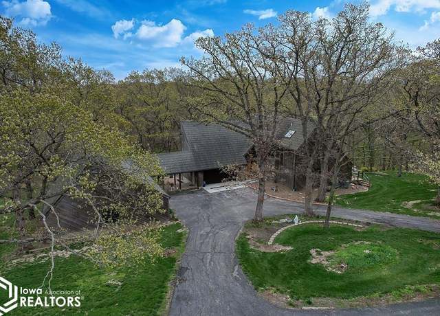 Property at 1701 N 14th St, Centerville, IA 52544, 4 beds, 3.5 baths
