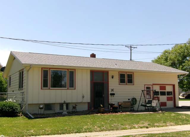 Property at 207 E 4th St, Atlantic, IA 50022, 3 beds, 2 baths
