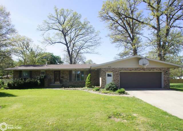 Property at 608 Oak Park Dr, Webster City, IA 50595, 3 beds, 2.5 baths