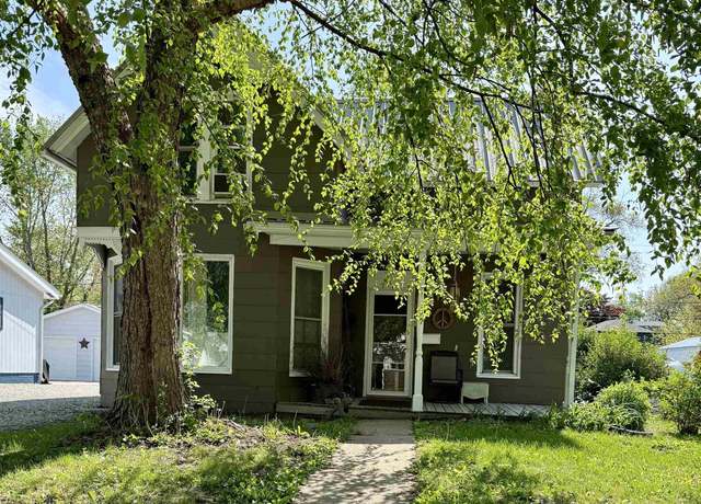 Property at 420 N D St, Oskaloosa, IA 52577, 2 beds, 1 bath