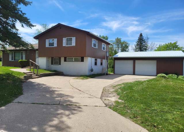 Property at 2502 Reyclif Dr, Marshalltown, IA 50158, 3 beds, 1.5 baths