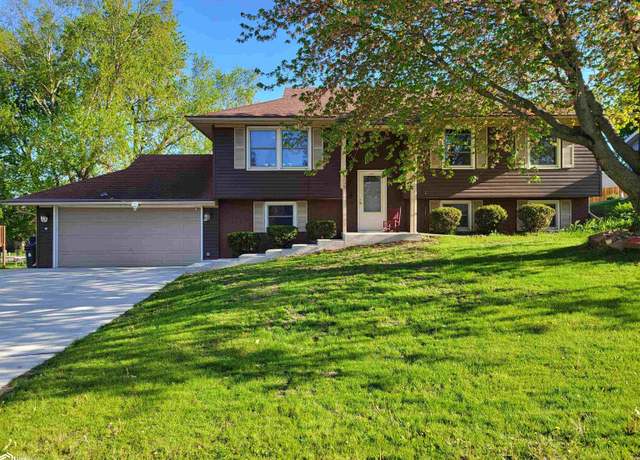 Property at 705 Newcastle Rd, Marshalltown, IA 50158, 3 beds, 2.5 baths