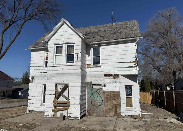Property at 1720 Amelia St St, Burlington, IA 52601, 3 beds, 1 bath