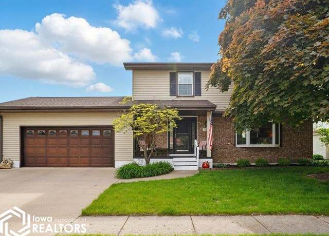 Property at 808 Easy St, Burlington, IA 52601, 4 beds, 2.5 baths