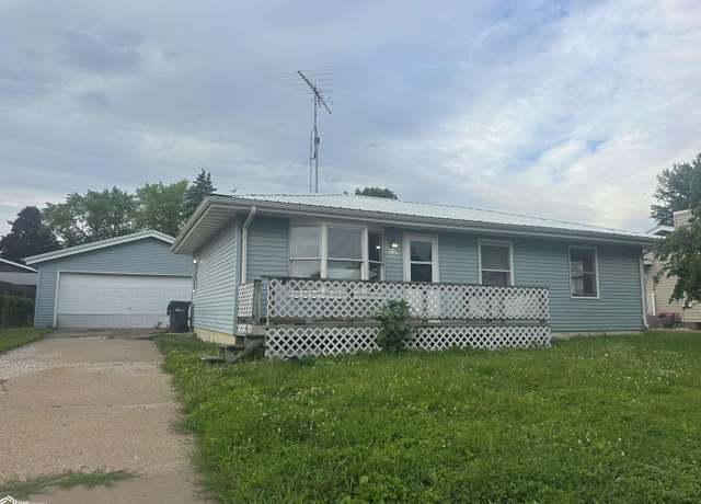 Property at 1512 Parkway Dr, Burlington, IA 52601, 3 beds, 1 bath