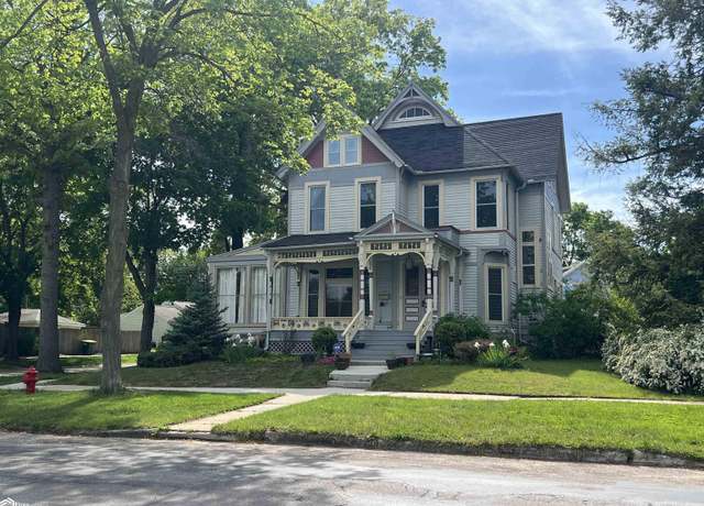 Property at 306 S Main St, Fairfield, IA 52556, 3 beds, 2.5 baths